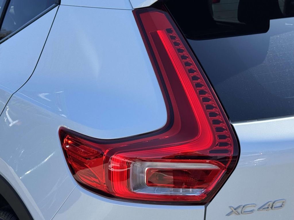 Certified 2026 Volvo XC40 B5 Plus w/ Climate Package image 8