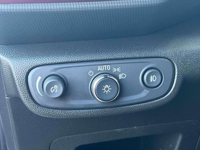 Used 2021 Chevrolet TrailBlazer RS w/ Sun and Liftgate Package image 15