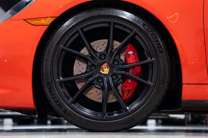 Used 2017 Porsche 911 Carrera GTS RWD image 12