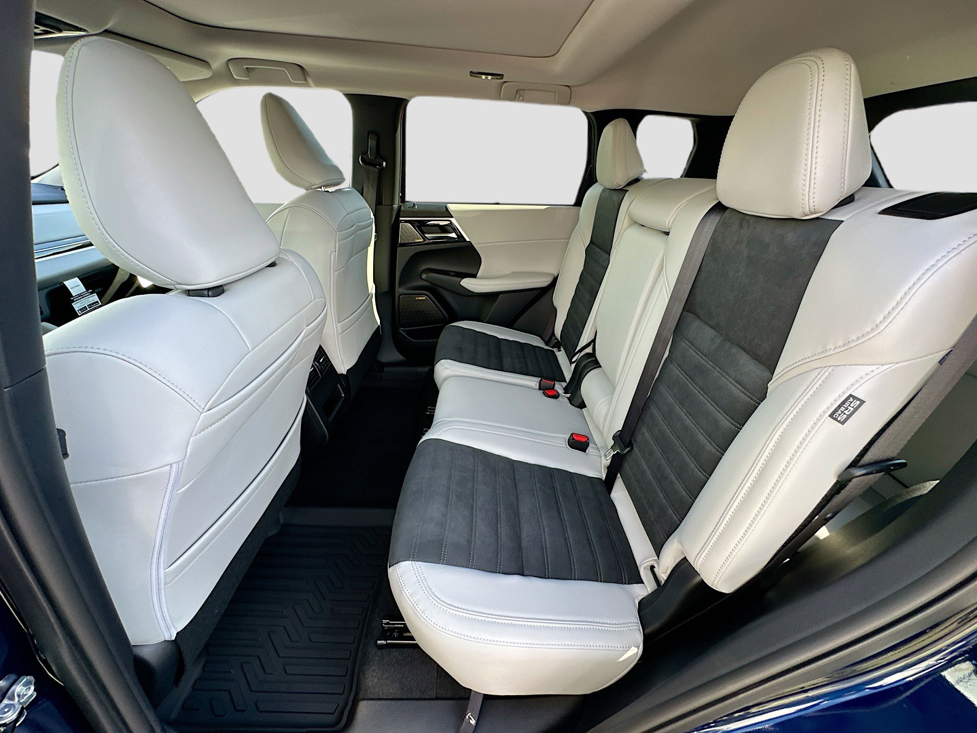 New 2025 Mitsubishi Outlander SE image 17