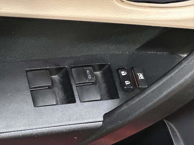 Used 2015 Toyota Corolla LE FWD image 12