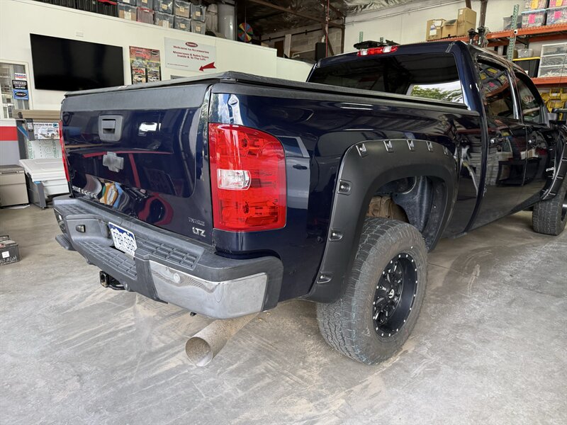 Used 2010 Chevrolet Silverado 2500 LTZ w/ Convenience Package AWD/4WD image 7