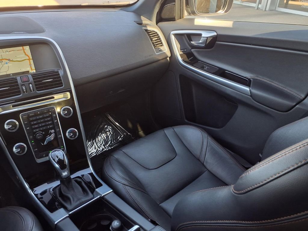 Used 2015 Volvo XC60 T5 w/ Climate Package AWD/4WD image 21