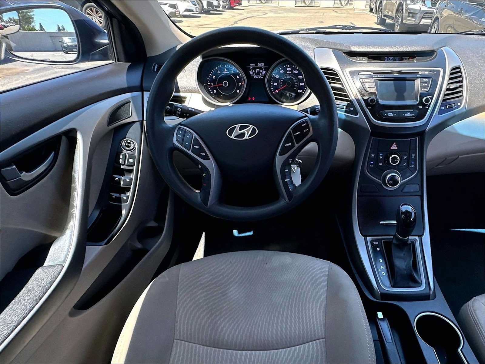 Used 2015 Hyundai Elantra SE w/ Option Group 02 FWD image 8