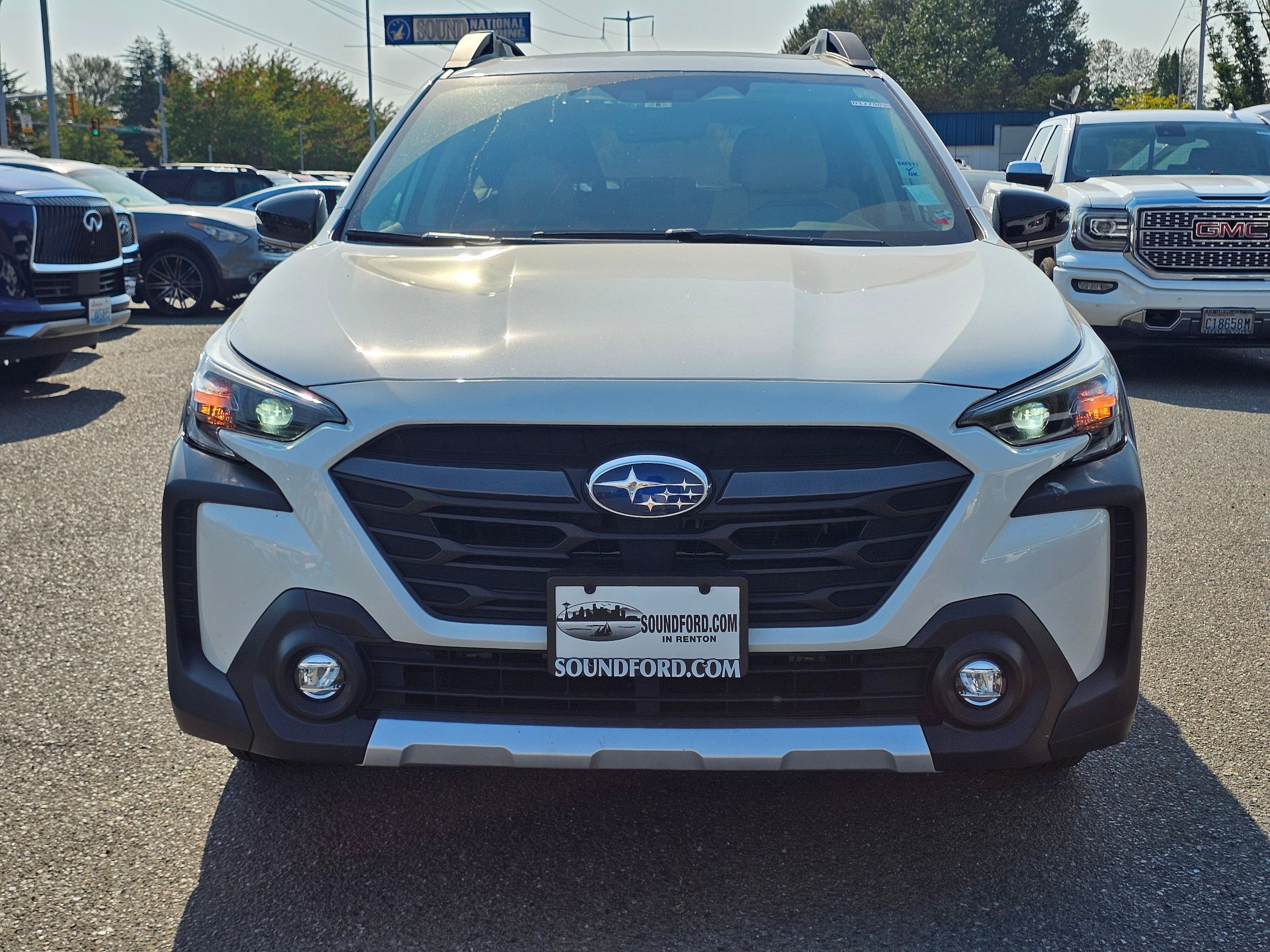 Used 2025 Subaru Outback Limited AWD/4WD image 2