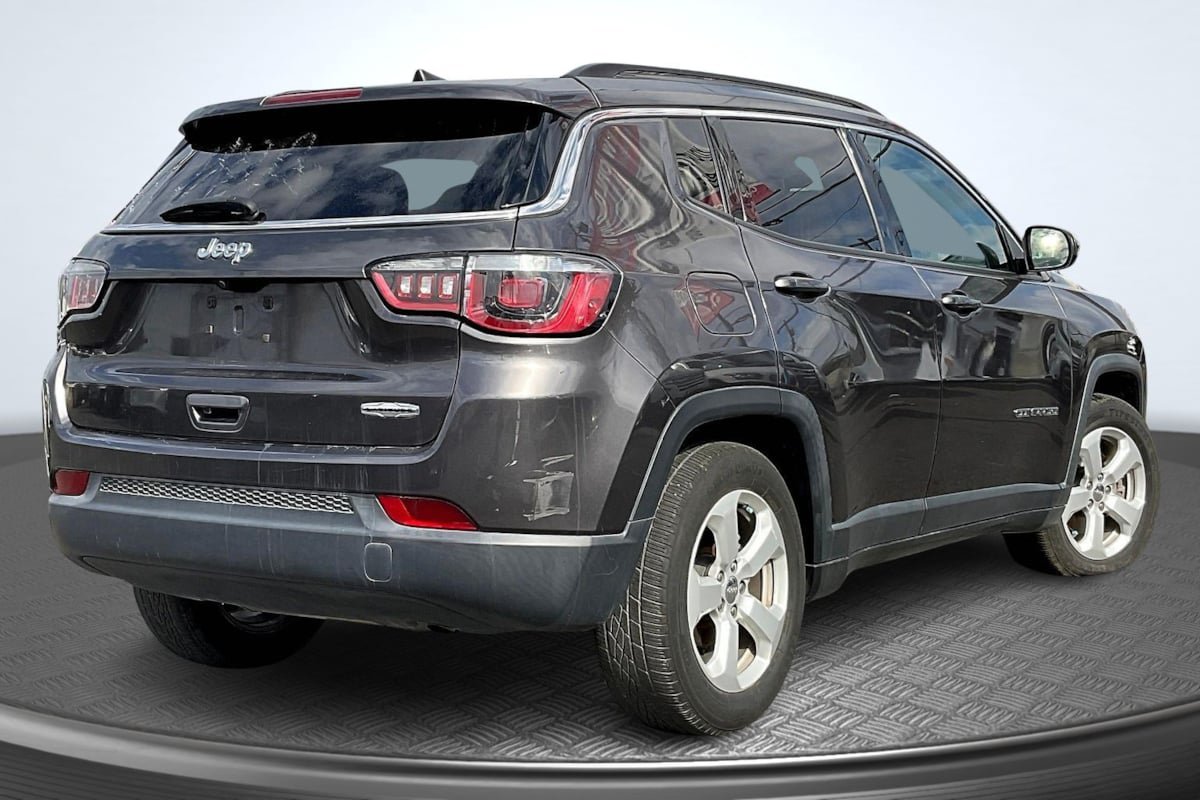 Used 2019 Jeep Compass Latitude w/ Popular Equipment Group FWD image 13
