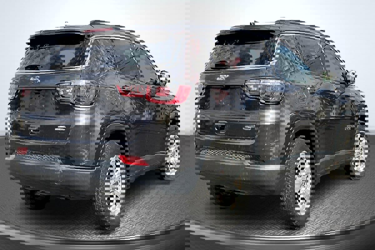 Used 2019 Jeep Compass Latitude w/ Popular Equipment Group image 13