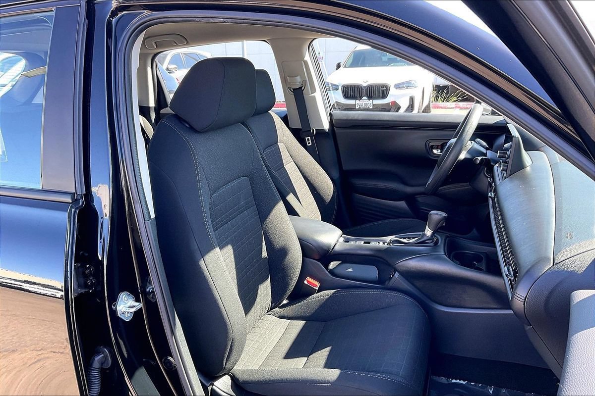 Used 2025 Honda HR-V LX image 24