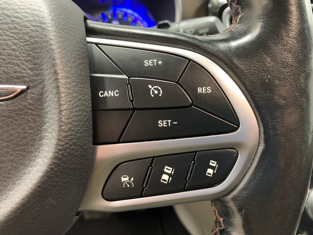 Used 2019 Chrysler Pacifica Touring-L Plus w/ Advanced Safetytec Group FWD image 14