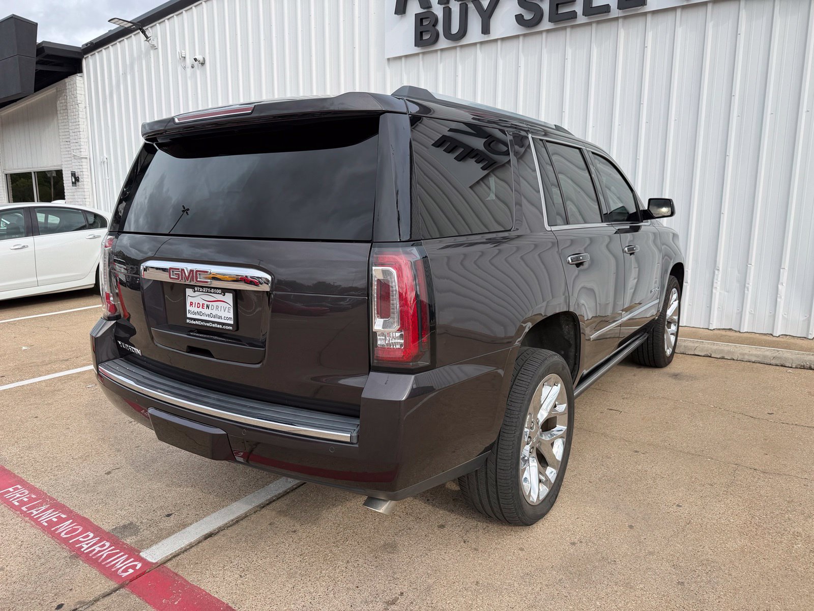Used 2018 GMC Yukon Denali w/ Open Road Package RWD image 8