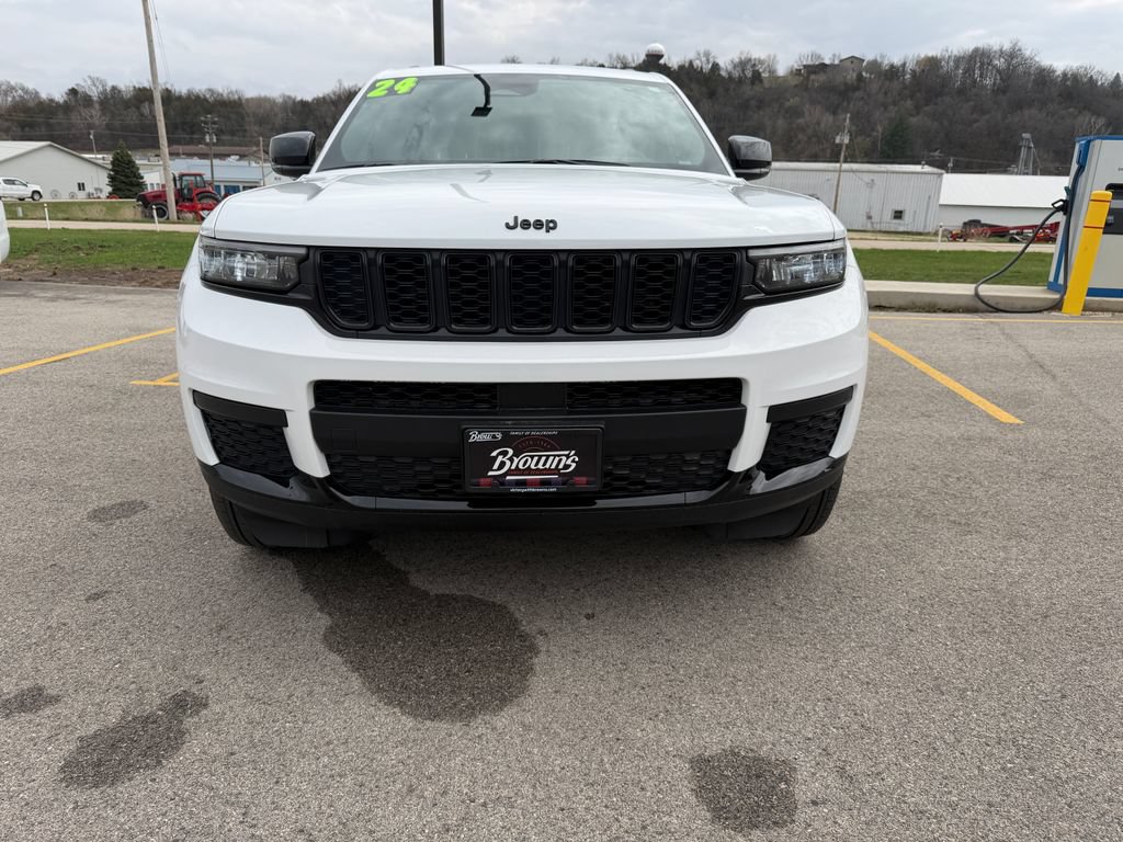 Used 2024 Jeep Grand Cherokee L Altitude AWD/4WD image 2