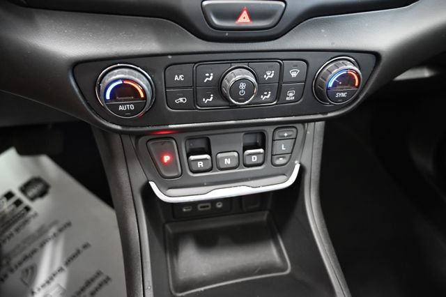 Used 2018 GMC Terrain SLT w/ Preferred Package AWD/4WD image 18