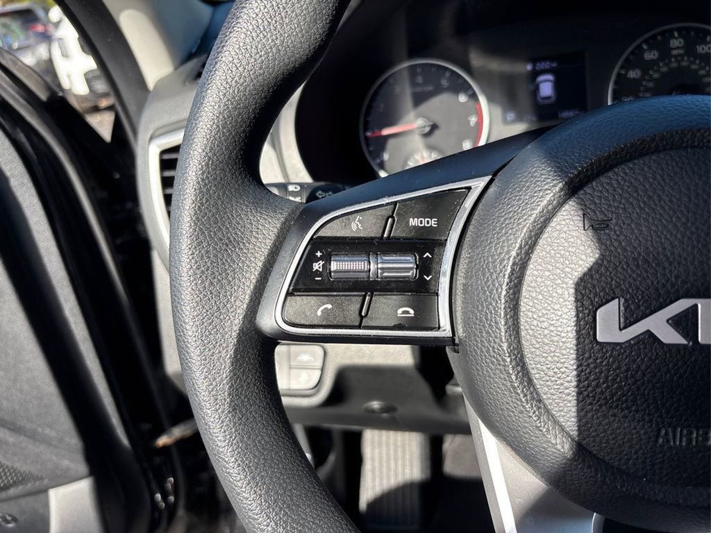 Certified 2023 Kia Seltos LX image 30