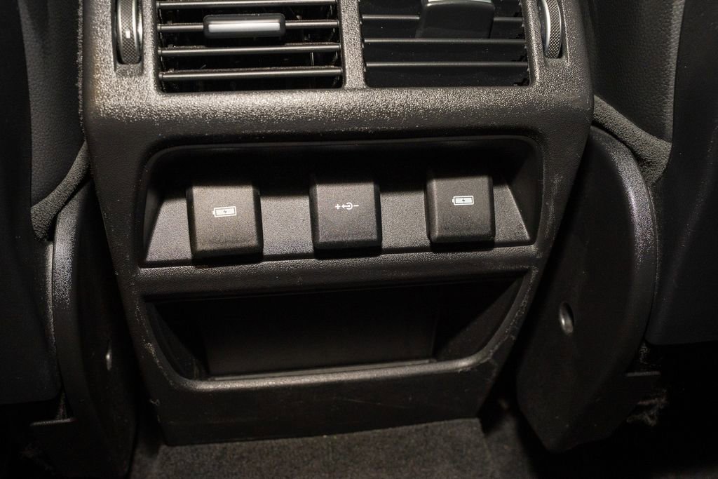 Used 2020 Land Rover Discovery Sport SE R-Dynamic image 8