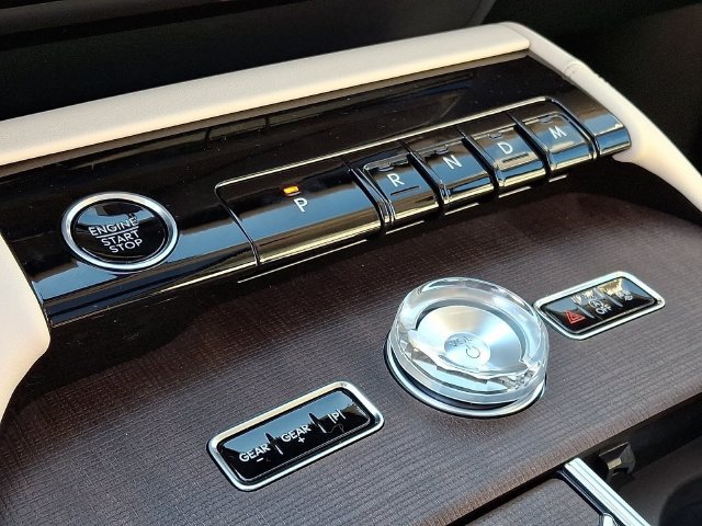 New 2027 Lincoln Navigator Reserve AWD/4WD image 13