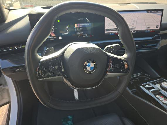 Used 2024 BMW 530i xDrive AWD/4WD image 7