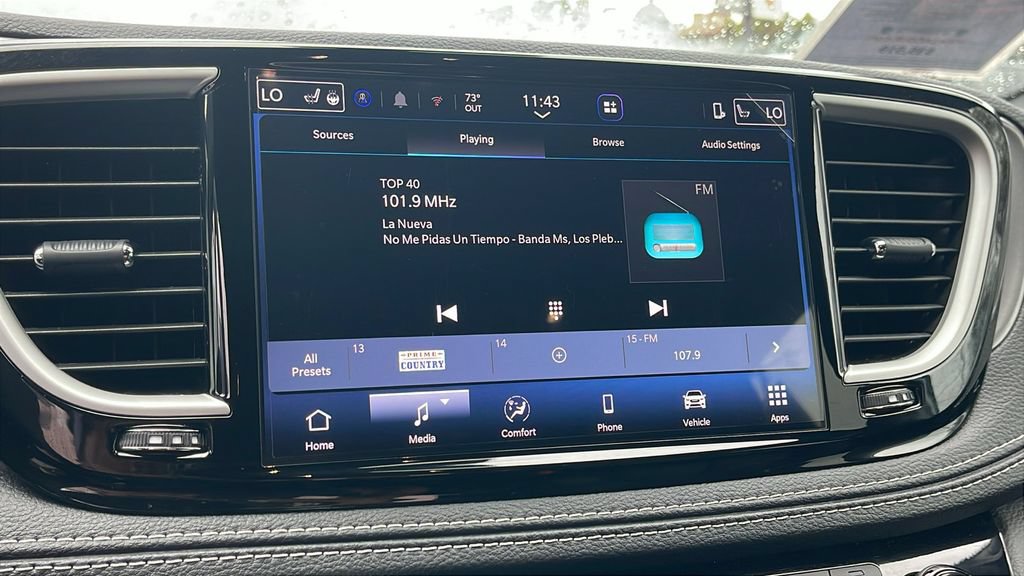 Used 2026 Chrysler Pacifica Select FWD image 25