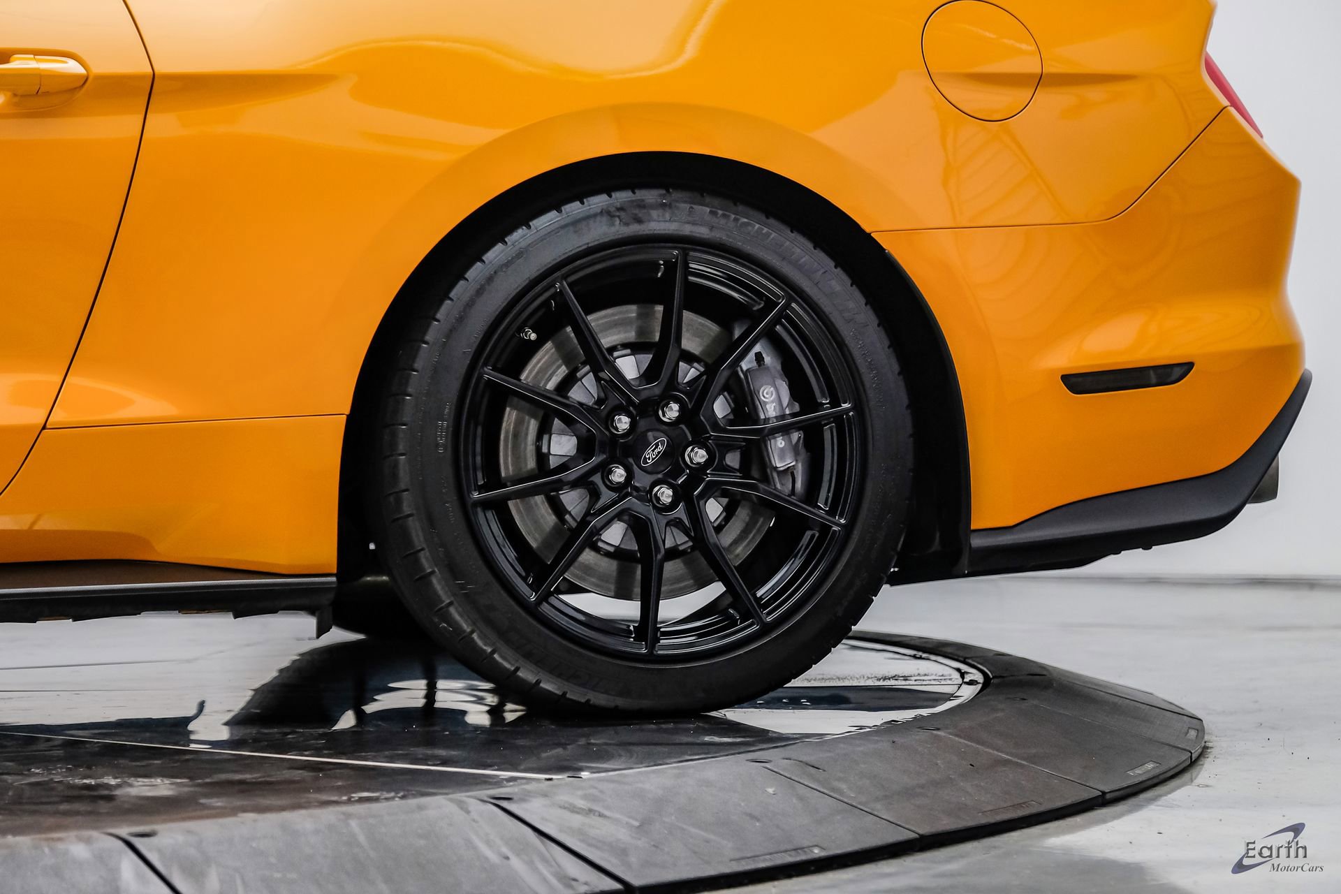 Used 2019 Ford Mustang Shelby GT350 w/ Technology Package RWD image 82