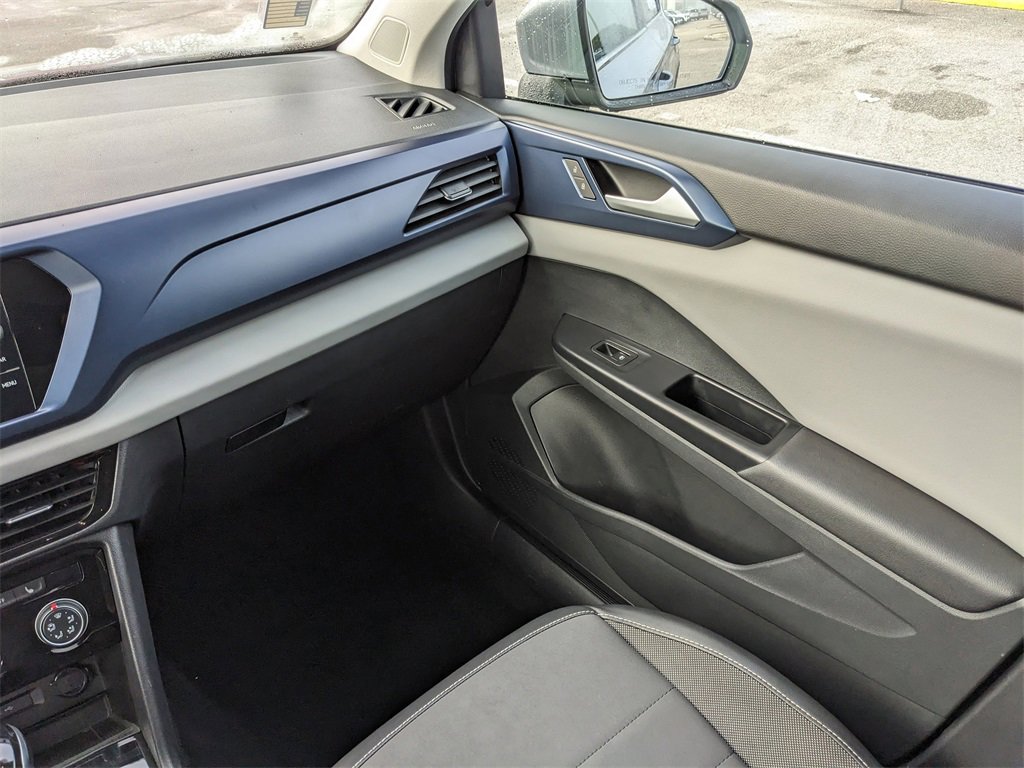 Certified 2023 Volkswagen Taos SE w/ Panoramic Sunroof Package image 20