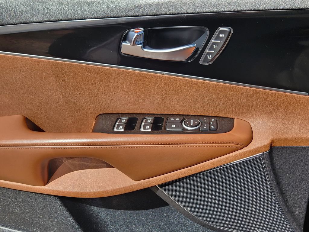 Used 2019 Kia Sorento SX image 13