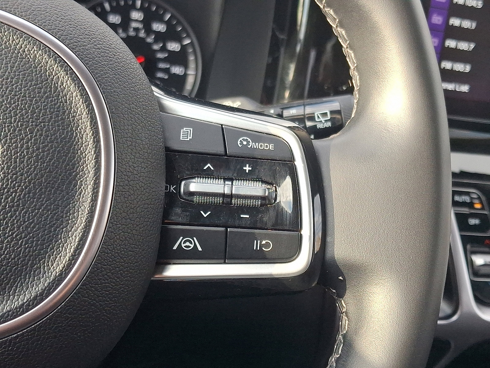 Certified 2022 Kia Sorento S image 22