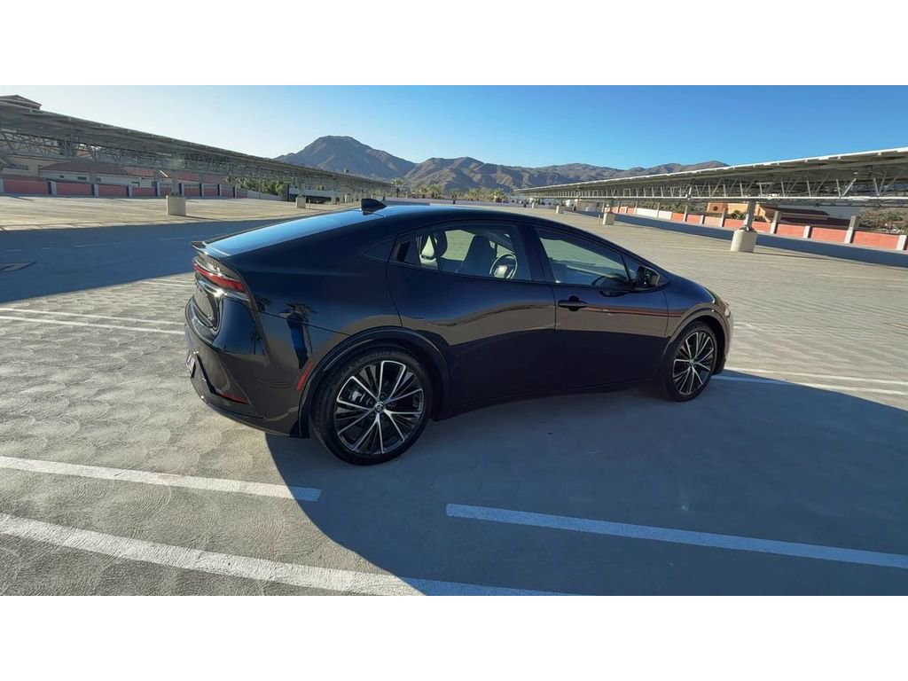 Used 2025 Toyota Prius XLE image 8