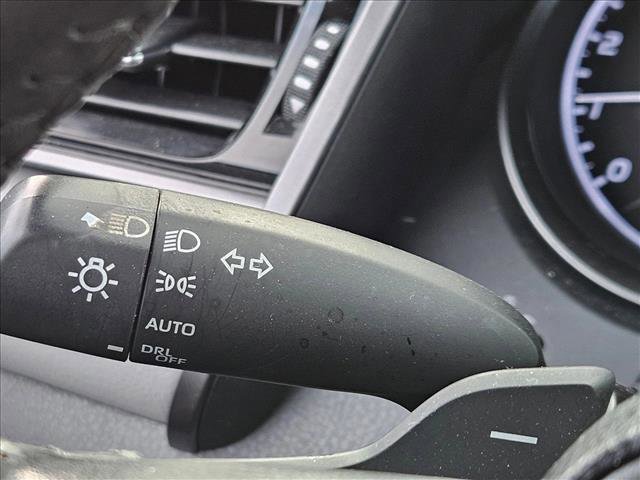 Used 2022 Toyota Camry SE FWD image 9