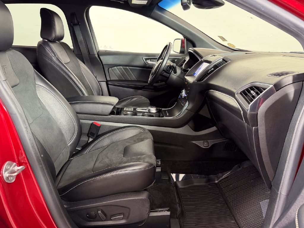 Used 2020 Ford Edge ST w/ Equipment Group 401A AWD/4WD image 22