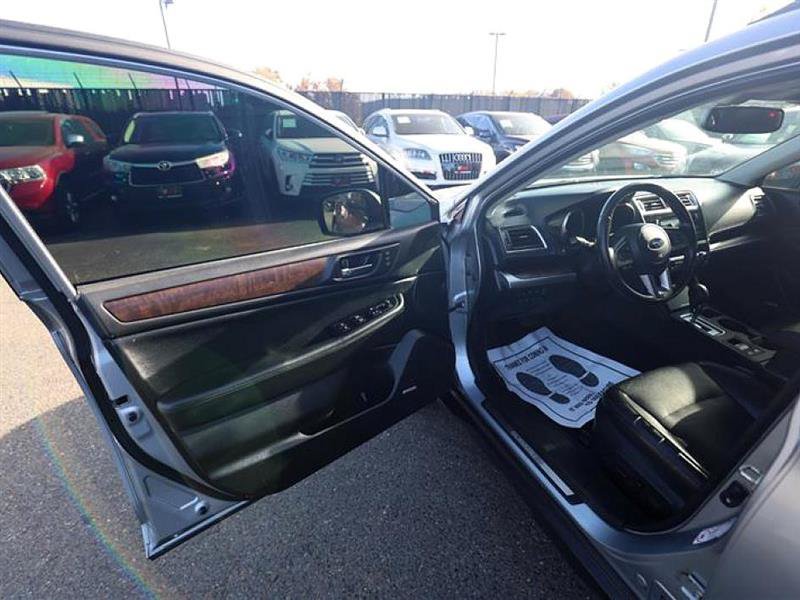 Used 2015 Subaru Outback 2.5i Limited AWD/4WD image 8