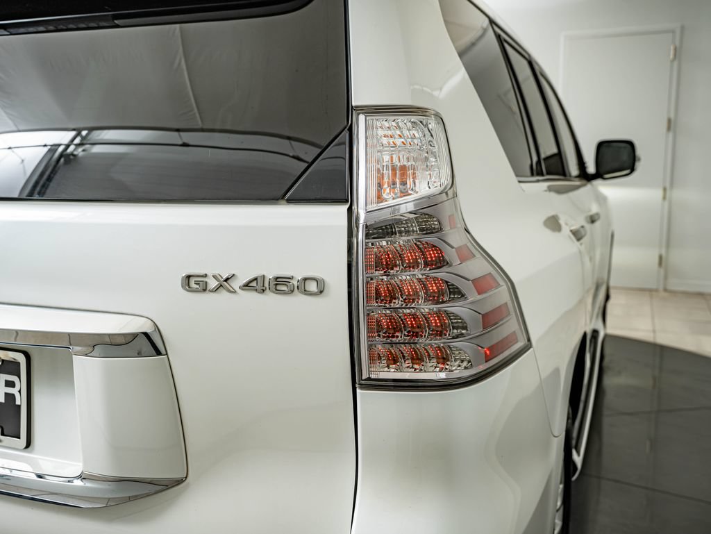 Used 2014 Lexus GX 460 w/ Premium Package AWD/4WD image 15