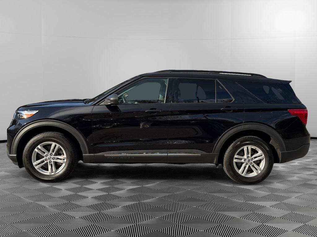 Used 2024 Ford Explorer XLT image 4