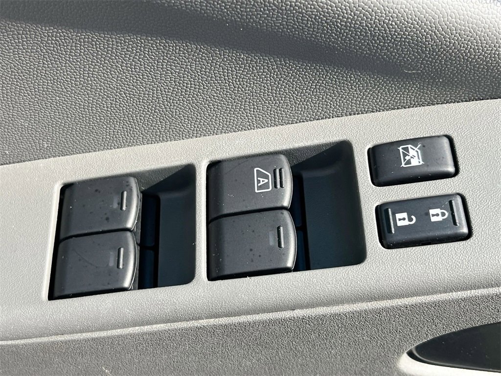 Used 2020 Nissan Frontier SV image 14