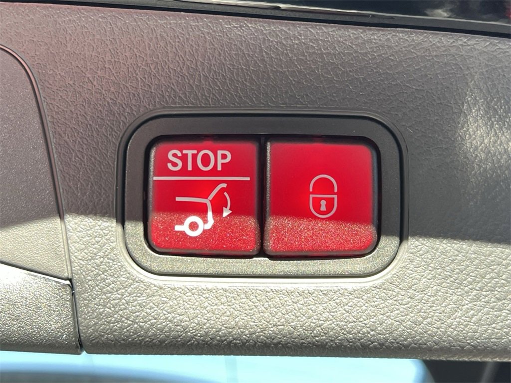 Certified 2025 Mercedes-Benz GLA 250 4MATIC image 25