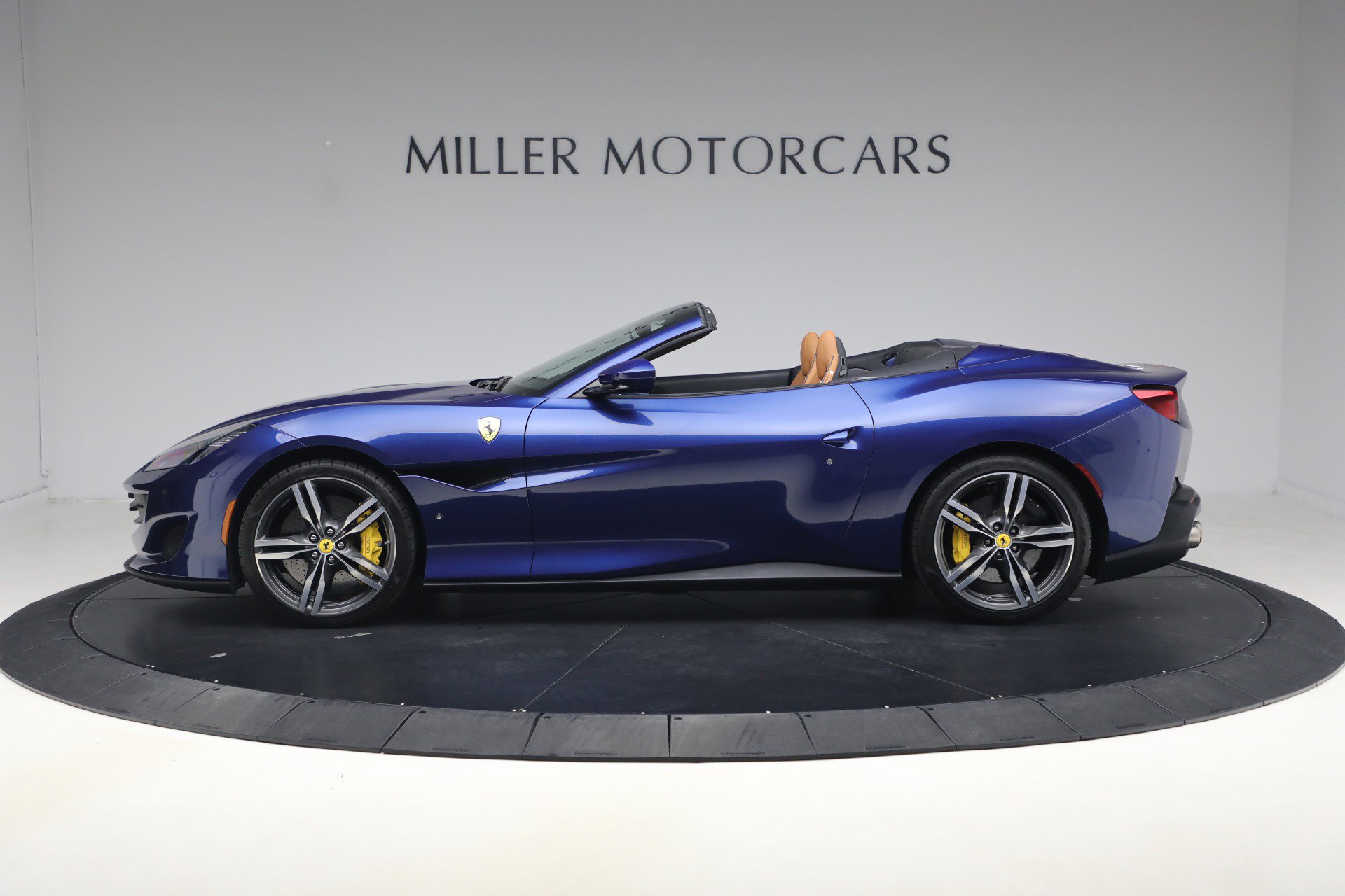 Certified 2020 Ferrari Portofino RWD image 3