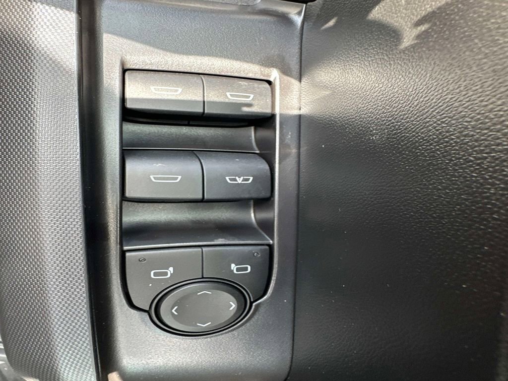 New 2025 GMC Canyon Elevation w/ Convenience Package image 18