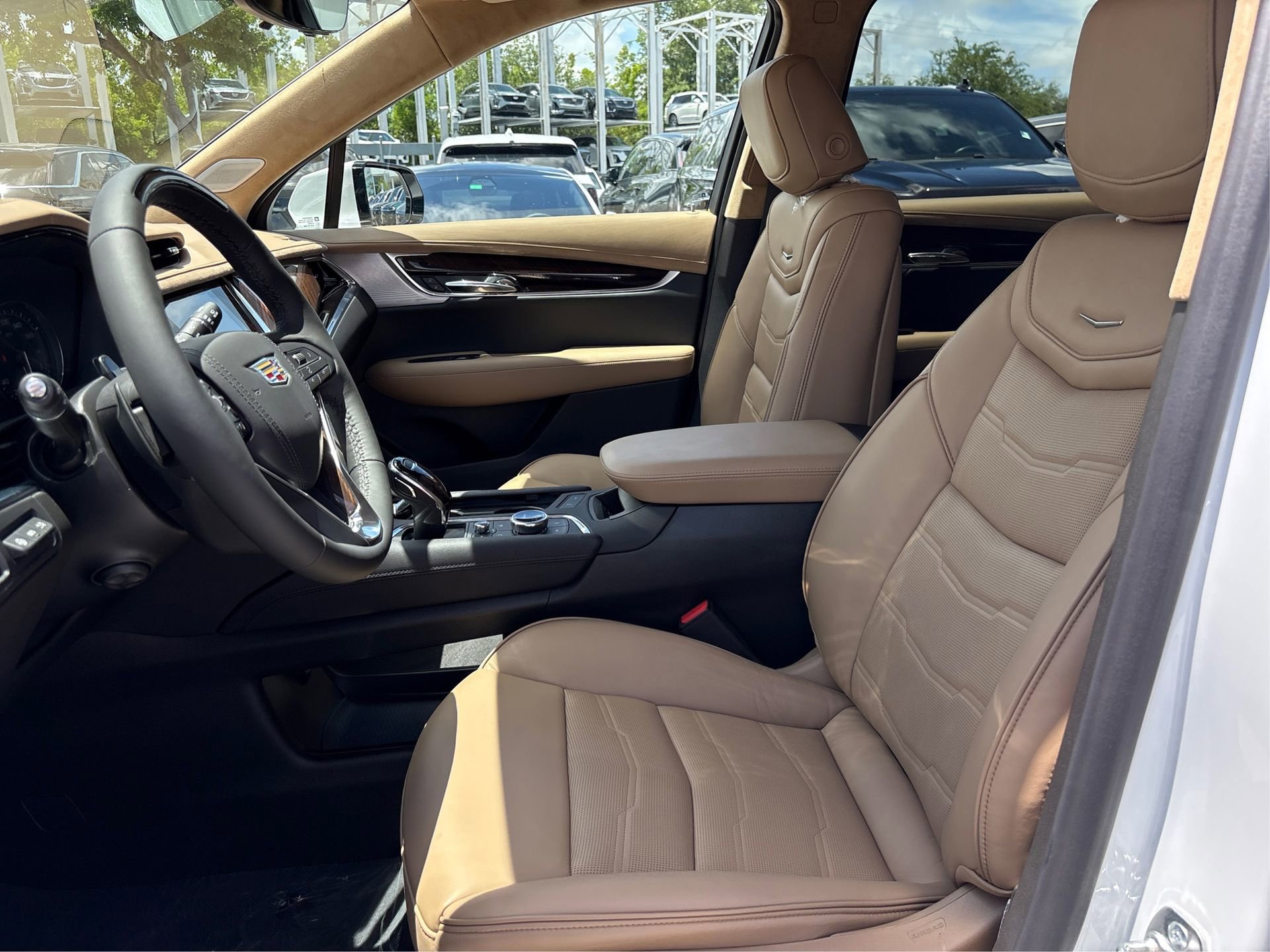 New 2025 Cadillac XT6 Premium Luxury w/ Platinum Package image 9