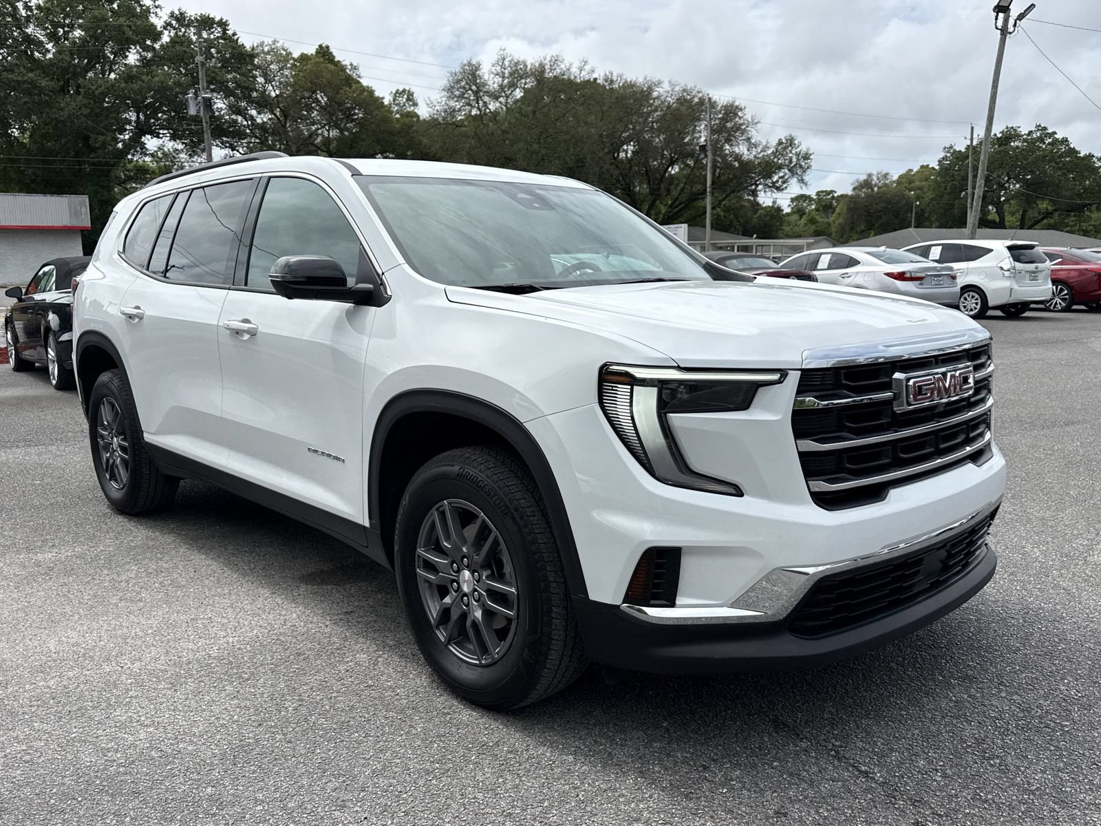 Used 2025 GMC Acadia Elevation FWD image 7
