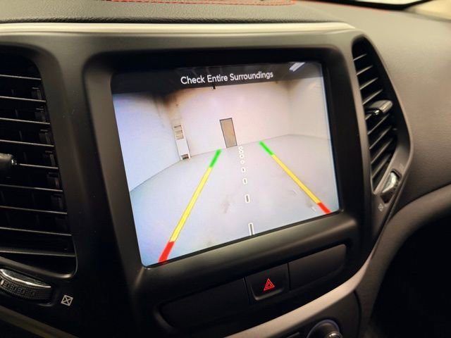 Used 2015 Jeep Cherokee Trailhawk image 15