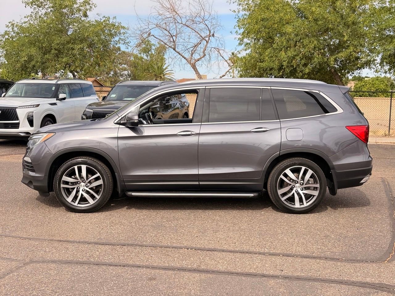 Used 2017 Honda Pilot Touring image 3