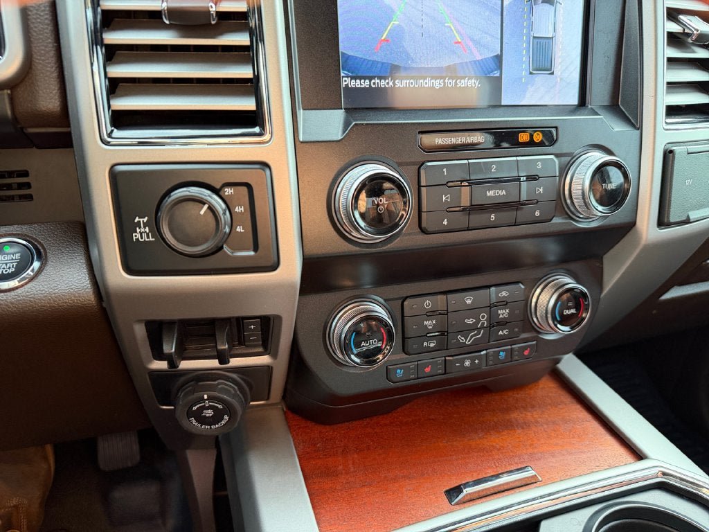 Used 2020 Ford F350 King Ranch w/ King Ranch Ultimate Package AWD/4WD image 33