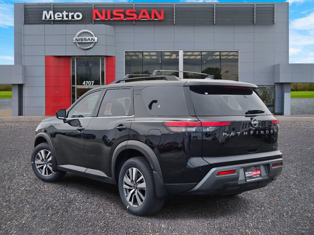 New 2026 Nissan Pathfinder SL image 4