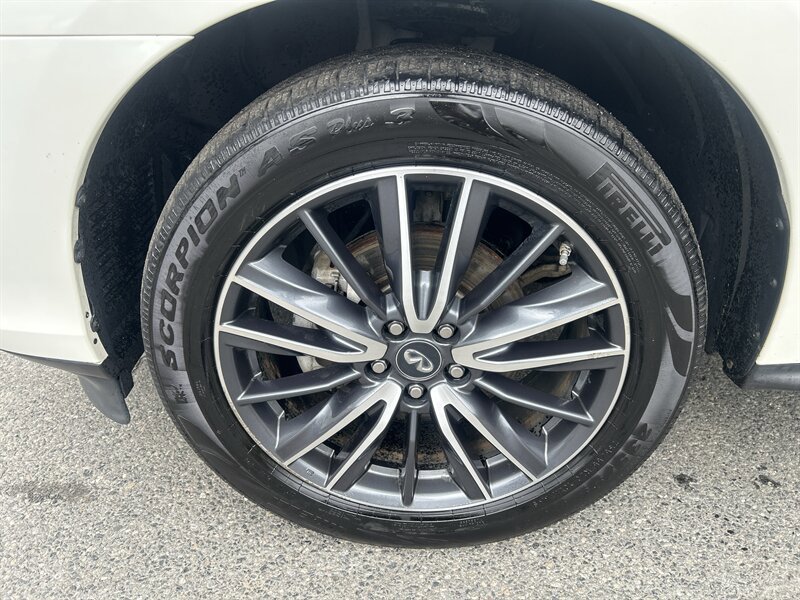 Used 2019 INFINITI QX60 Luxe w/ Sensory Package AWD/4WD image 7