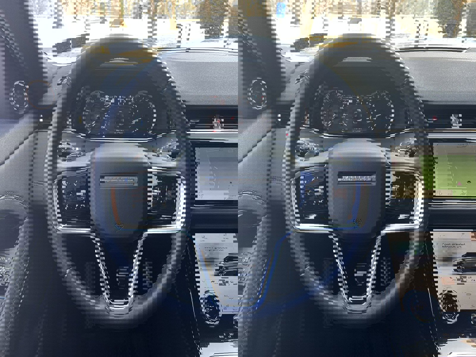 Used 2023 Land Rover Range Rover Evoque R-Dynamic SE image 21