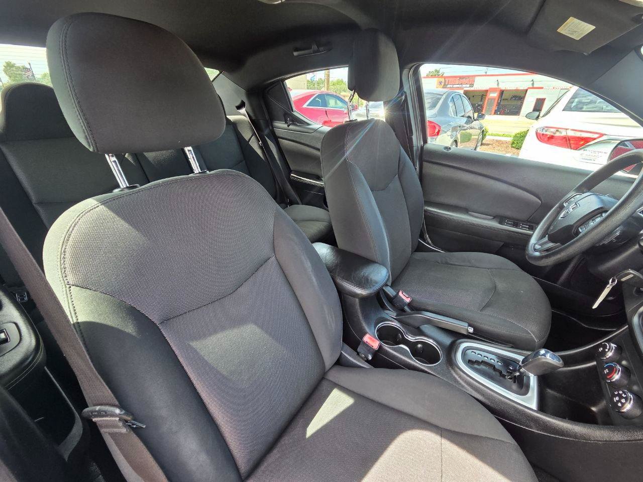 Used 2012 Dodge Avenger SE FWD image 16