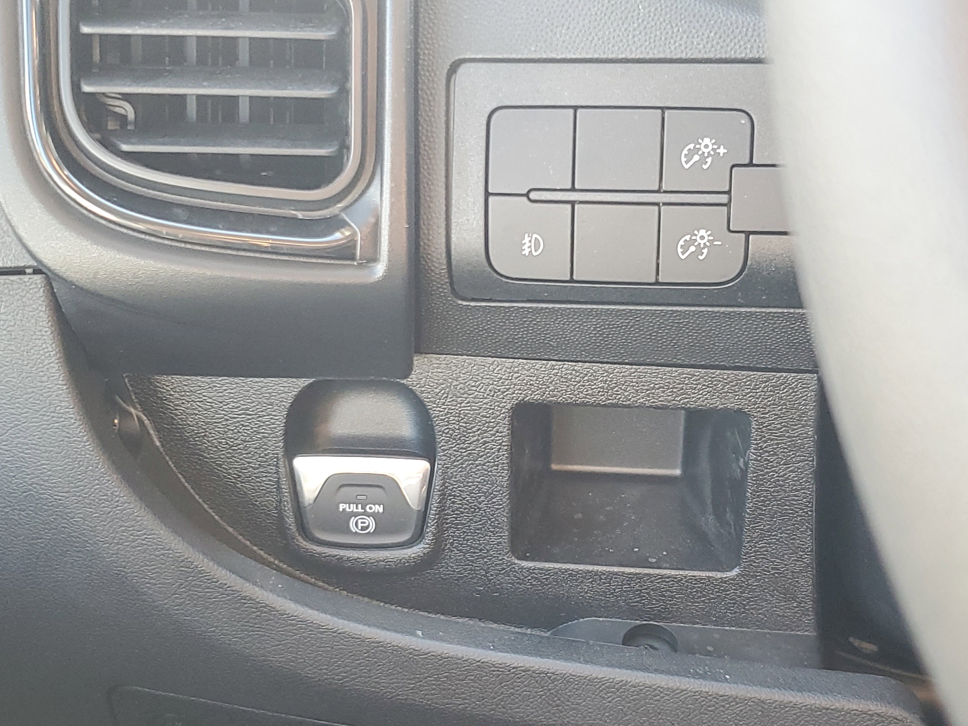 Used 2025 RAM ProMaster 2500 w/ Convenience Group image 9