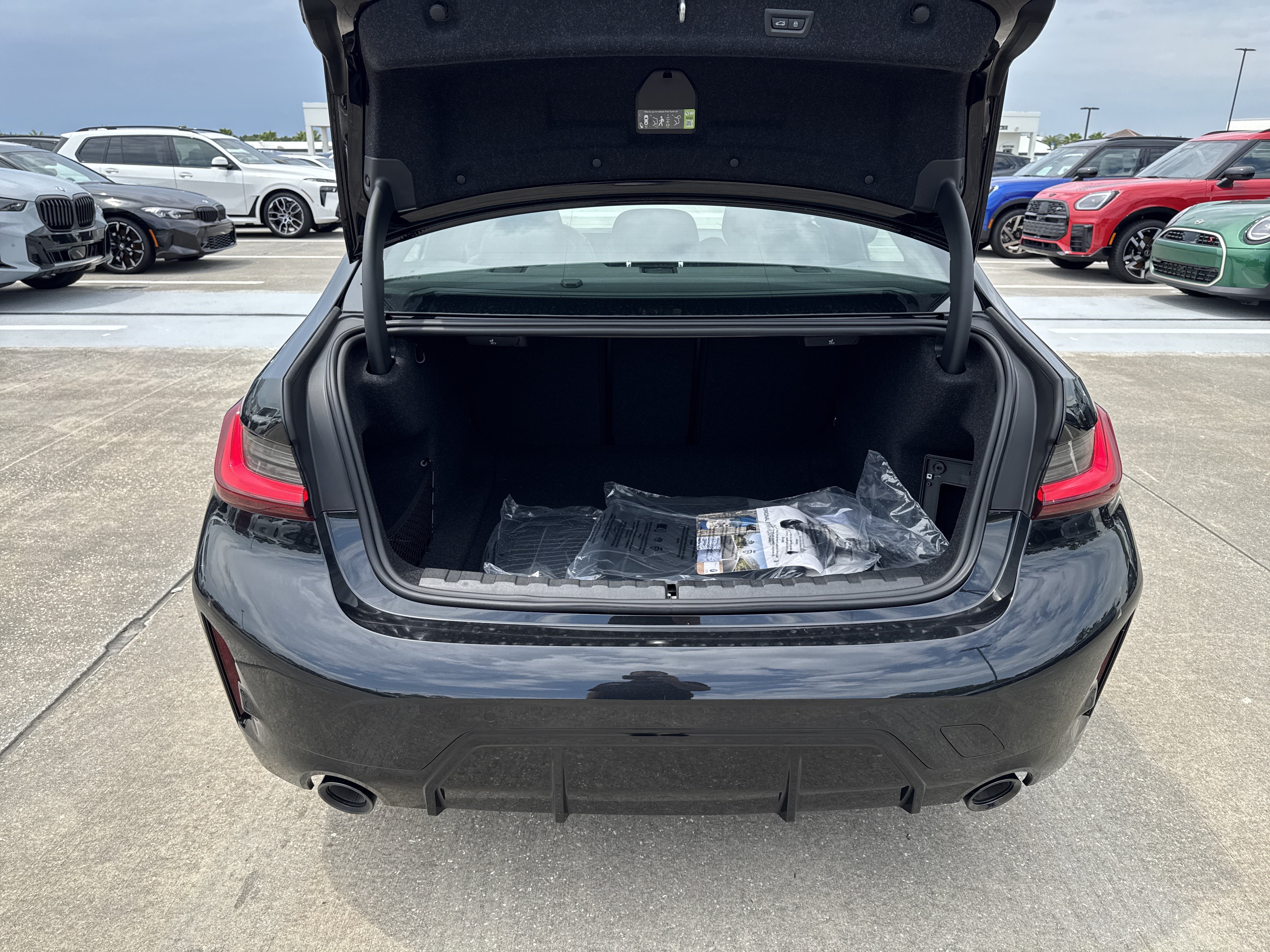 New 2026 BMW 330i Sedan w/ M Sport Package RWD image 12