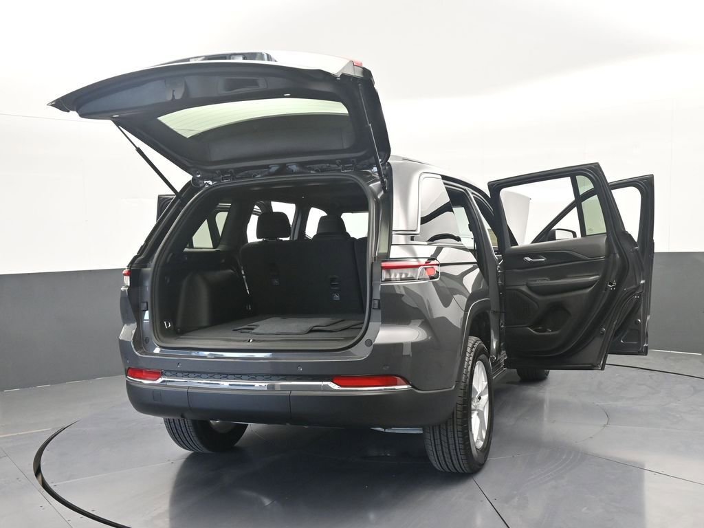 Used 2025 Jeep Grand Cherokee Laredo X RWD image 72