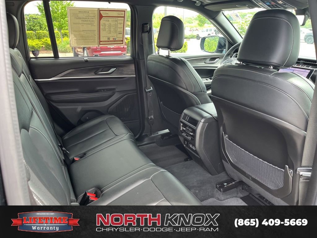 Used 2024 Jeep Grand Cherokee Limited w/ Luxury Tech Group II AWD/4WD image 25