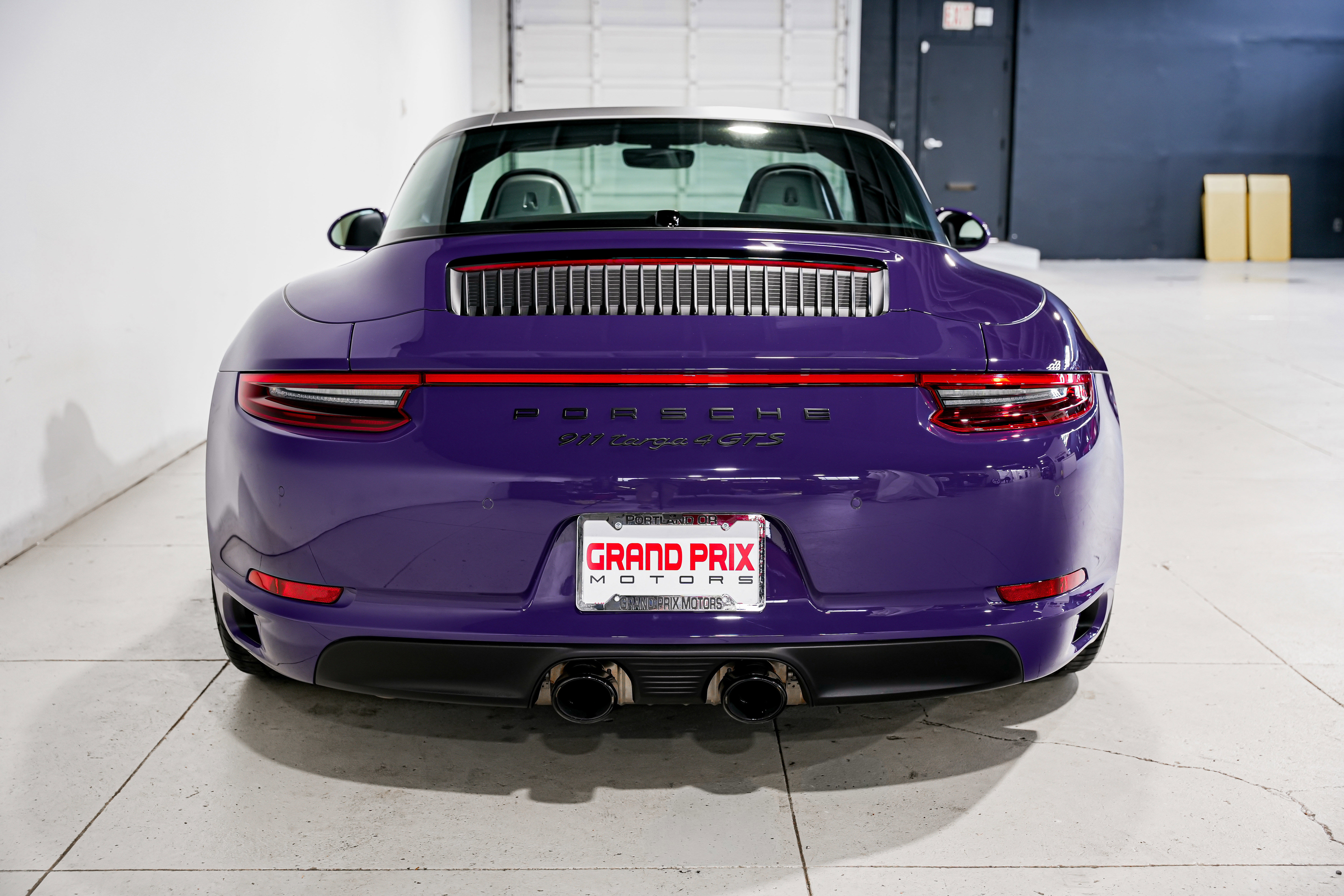 Used 2018 Porsche 911 Targa 4 GTS image 4