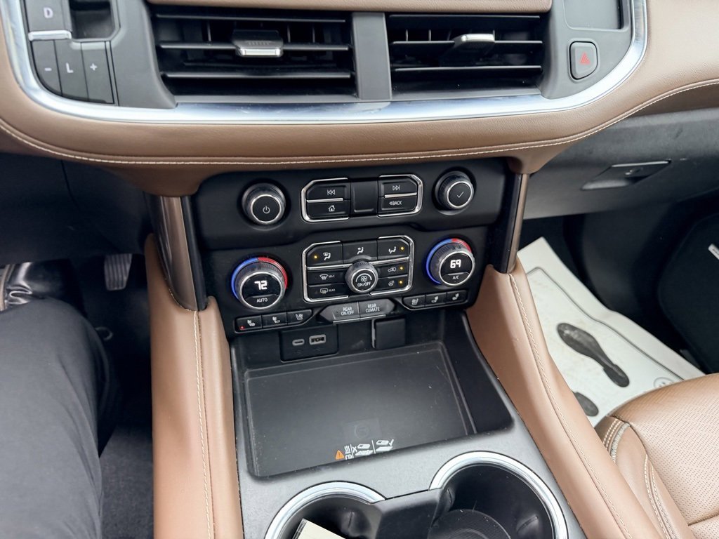 Used 2023 Chevrolet Tahoe High Country w/ Advanced Technology Package image 20